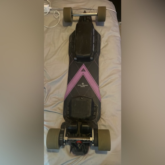 Backfire zealot s electric long board - Picture 1 of 4